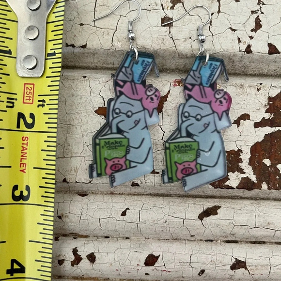 Brand new Piggy and Elephant book inspired acrylic dangle earrings - Picture 3 of 3